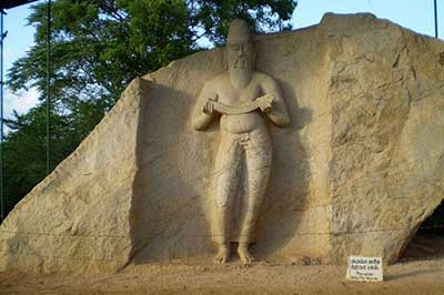 Polonnaruwa |chauffeuremillankatours.com